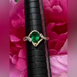 Green Emerald or tourmaline, Two Tone 925 Swirl Ring, Size 6.5